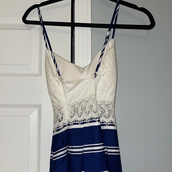 Formal/cute white/navy blue dress - Picture 5 of 7